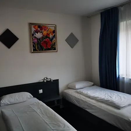 Merian Hotel 3*