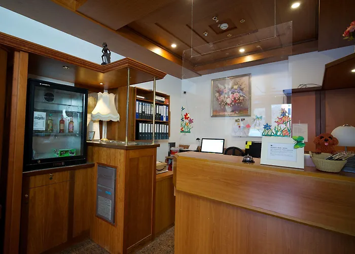 梅里安酒店 酒店